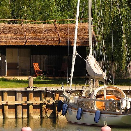 Peterzens Boathouse Villa Laupunen Bagian luar foto