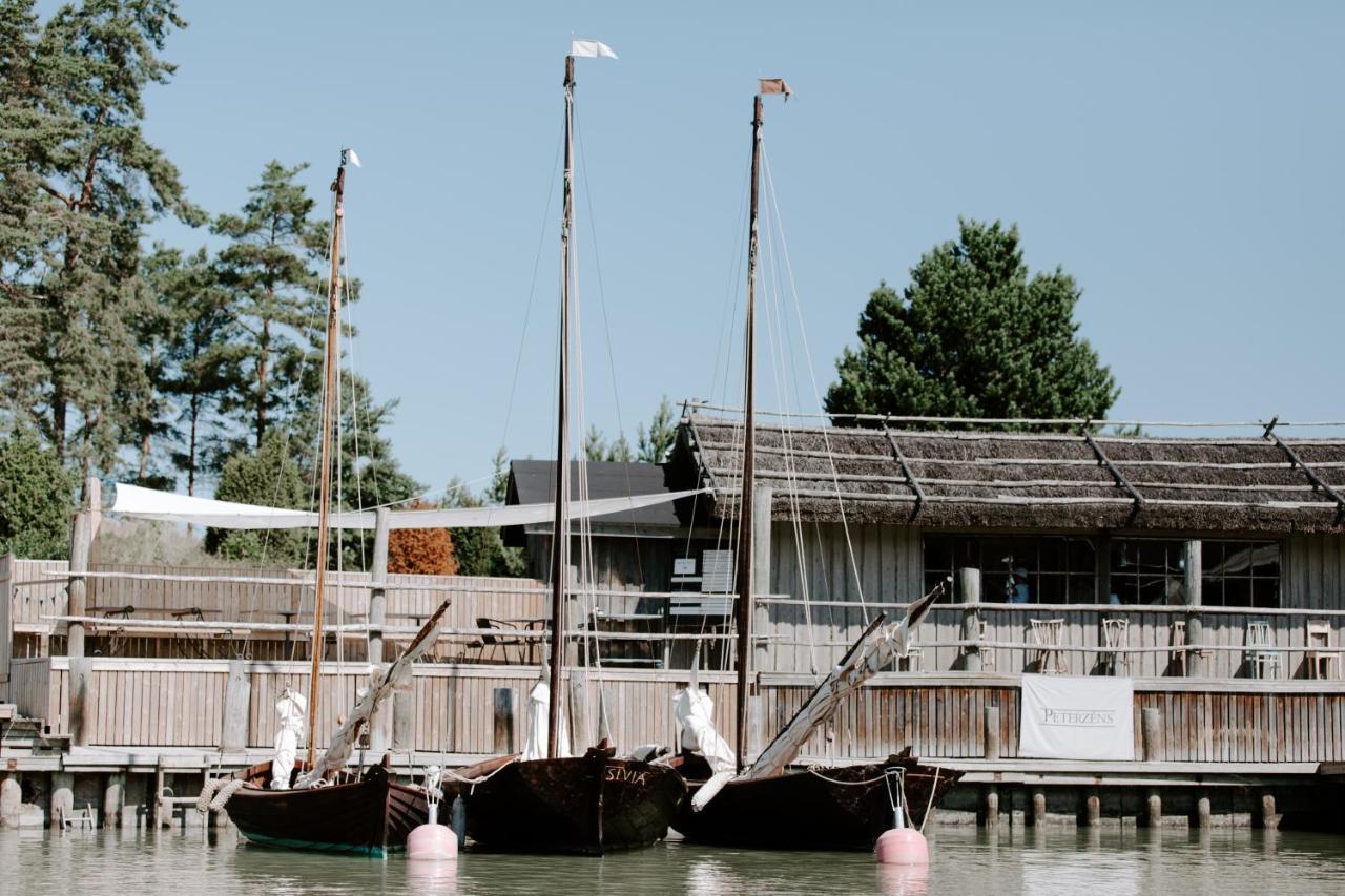 Peterzens Boathouse Villa Laupunen Bagian luar foto