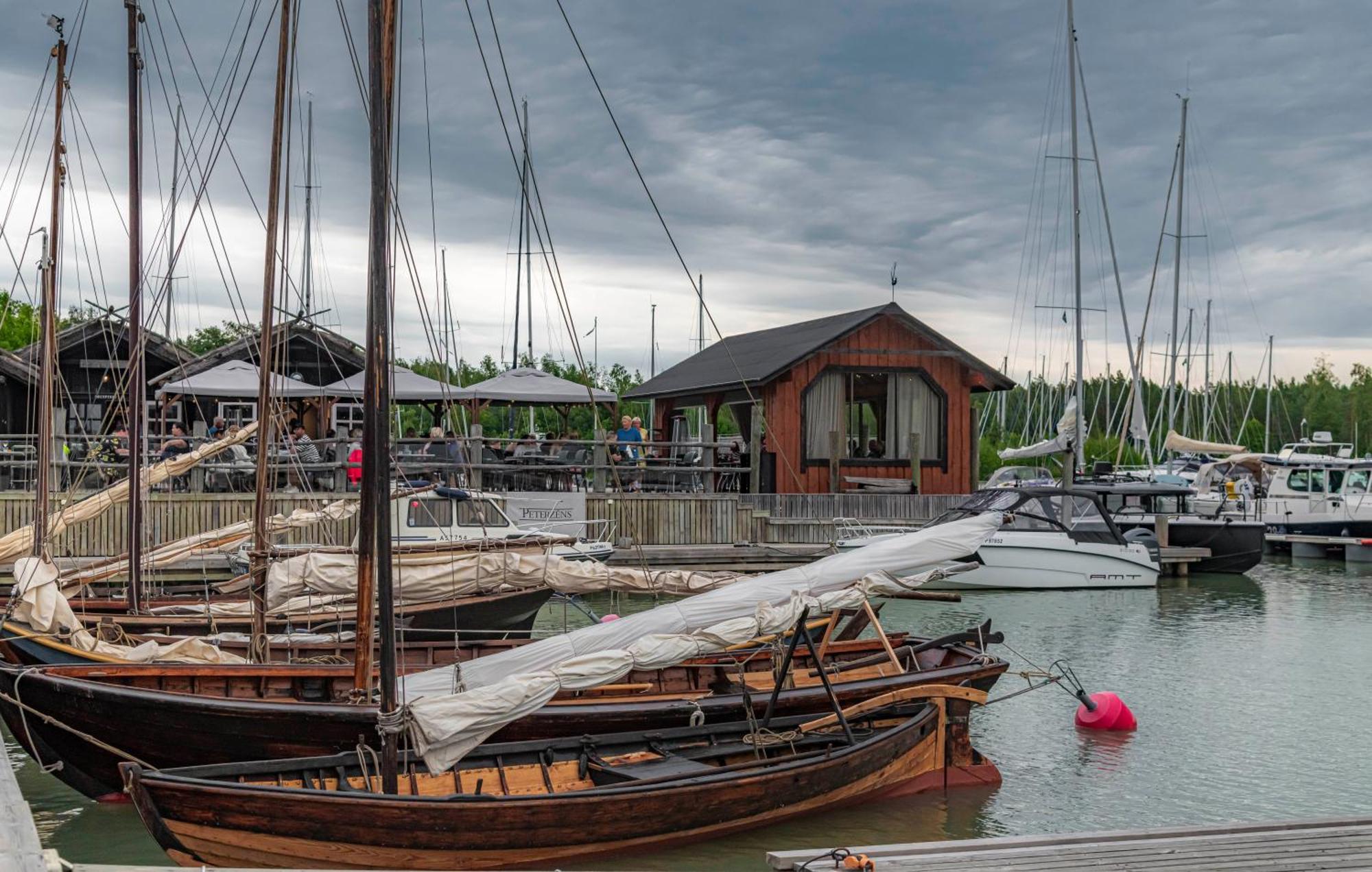 Peterzens Boathouse Villa Laupunen Bagian luar foto