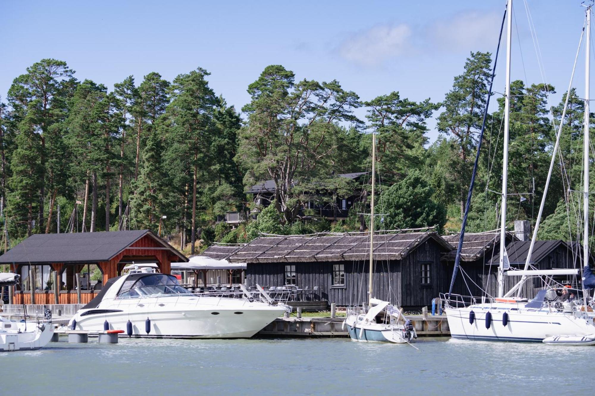 Peterzens Boathouse Villa Laupunen Bagian luar foto
