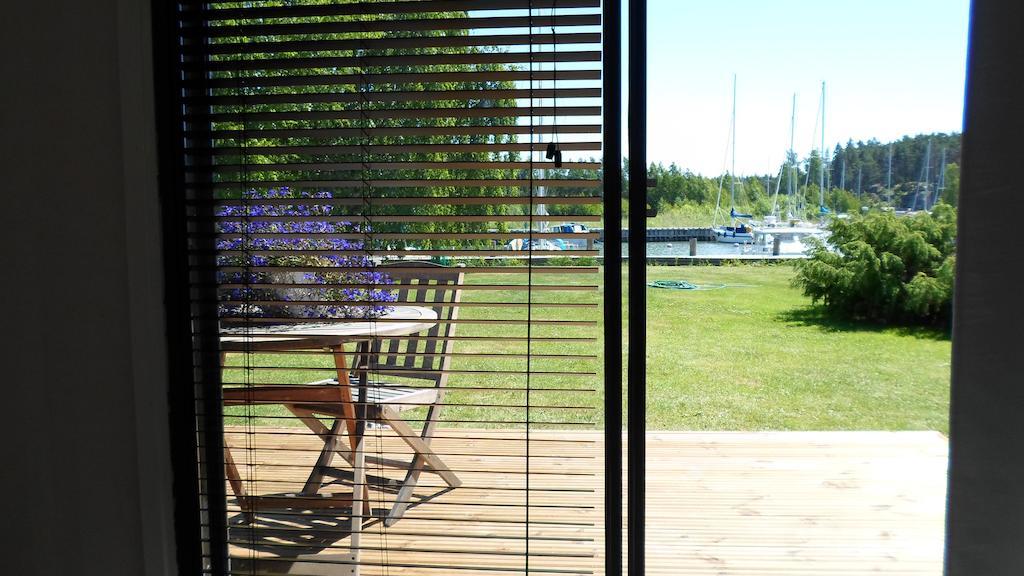 Peterzens Boathouse Villa Laupunen Bagian luar foto